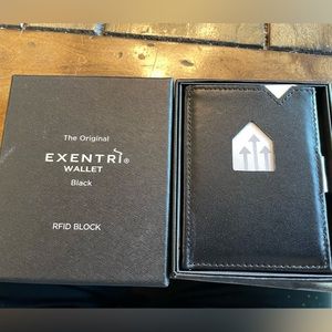 EXENTRI Men’s Trifold Wallet (Black)